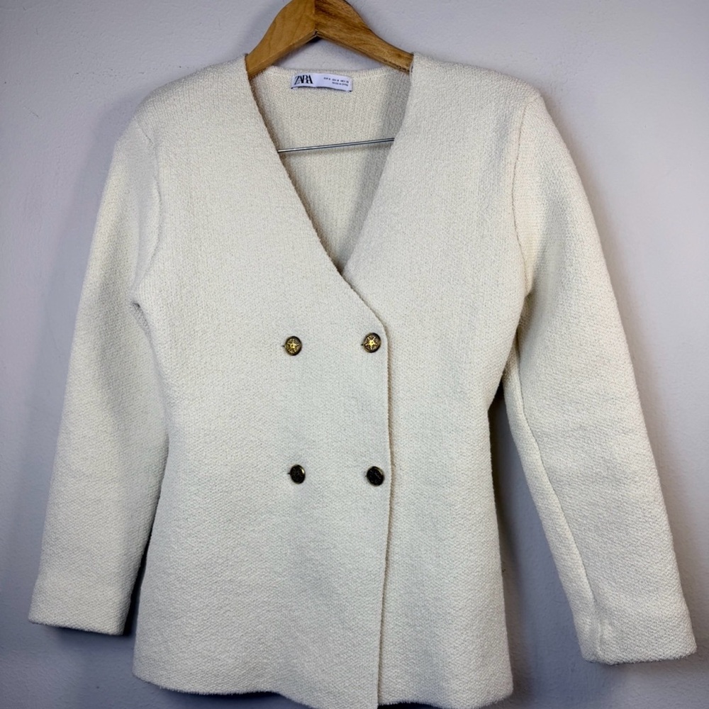 Zara Women's Ivory Double-Breasted Blazer small business casual minimalist